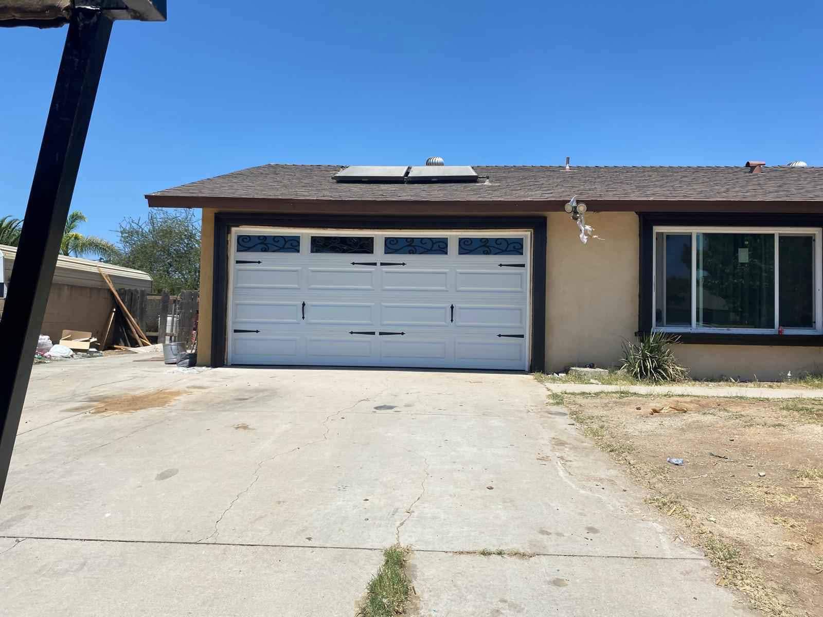 Emiliano Parra Facebook ad: Garage Doors