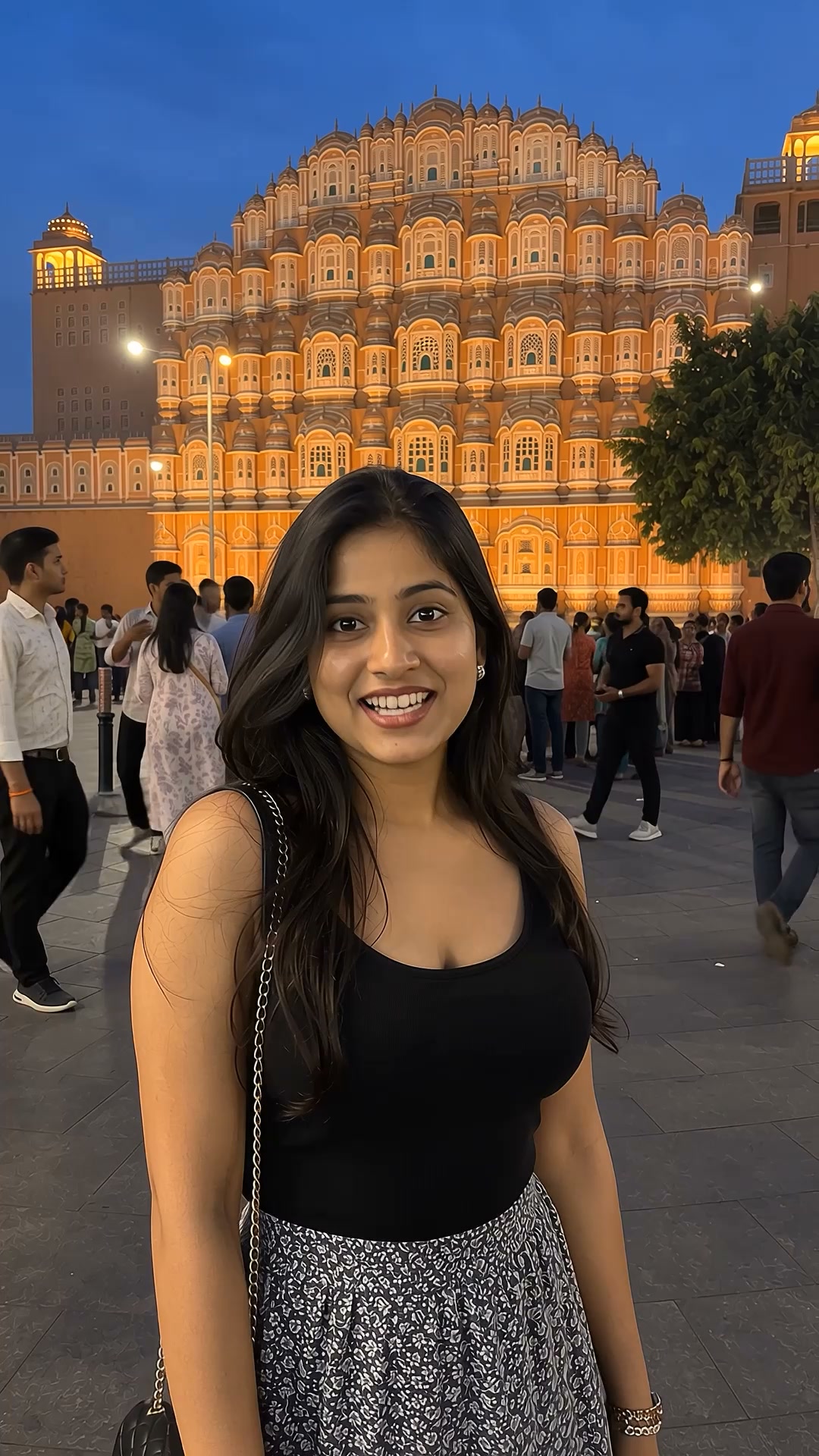 ConnectO Hindi Facebook ad: ₹1 mein quick calls, full privacy!