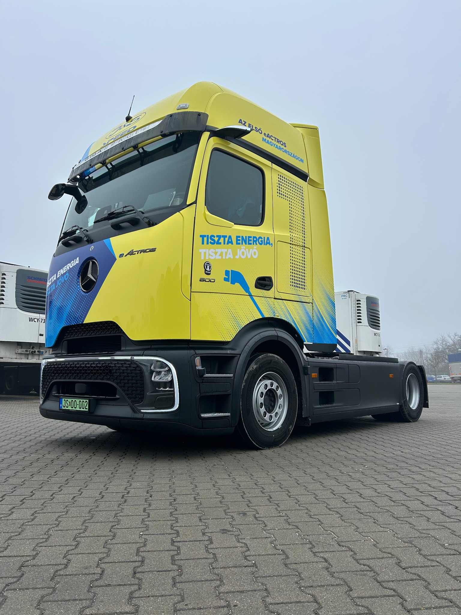 J&S Speed Kft. Facebook ad: Úttörők vagyunk: az első magyar eActrost mi állítottuk…
