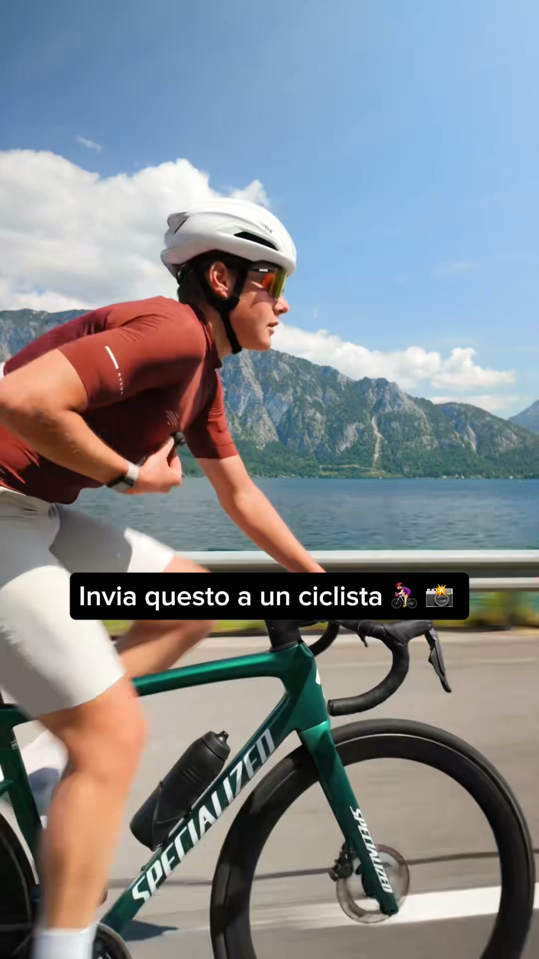 Moovora Italia Facebook ad: Divertiti. Moovora si occuperà del resto.