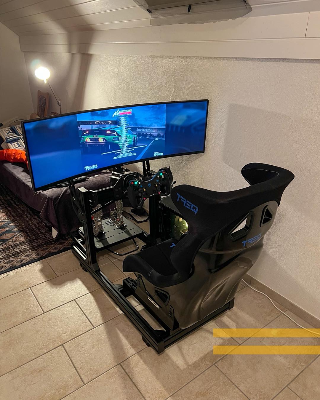 Simracingworld Facebook ad: Simulator-Auslieferung an Reto