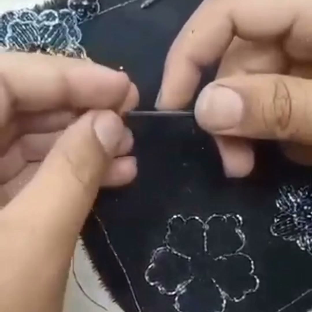 Maison Pernille Facebook ad: La finesse des perles brodées