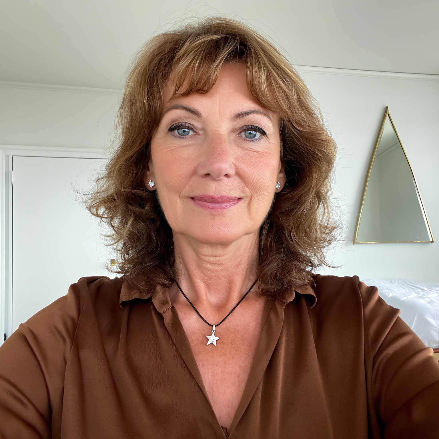 Caroline Reynolds Facebook ad: I reversed Ozempic face naturally