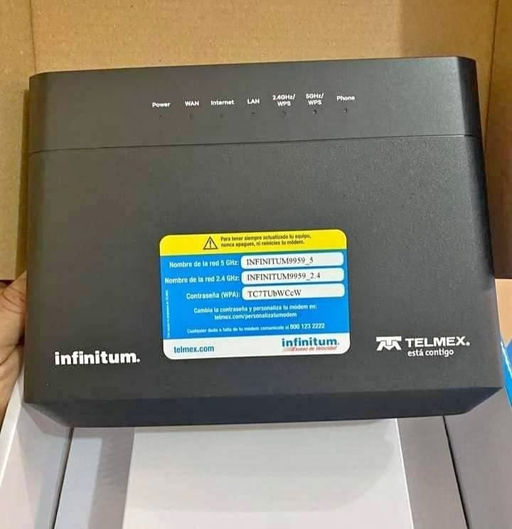 Promotor Telmex Infinitum Facebook ad: CONTRATA SIN PAGA HOY