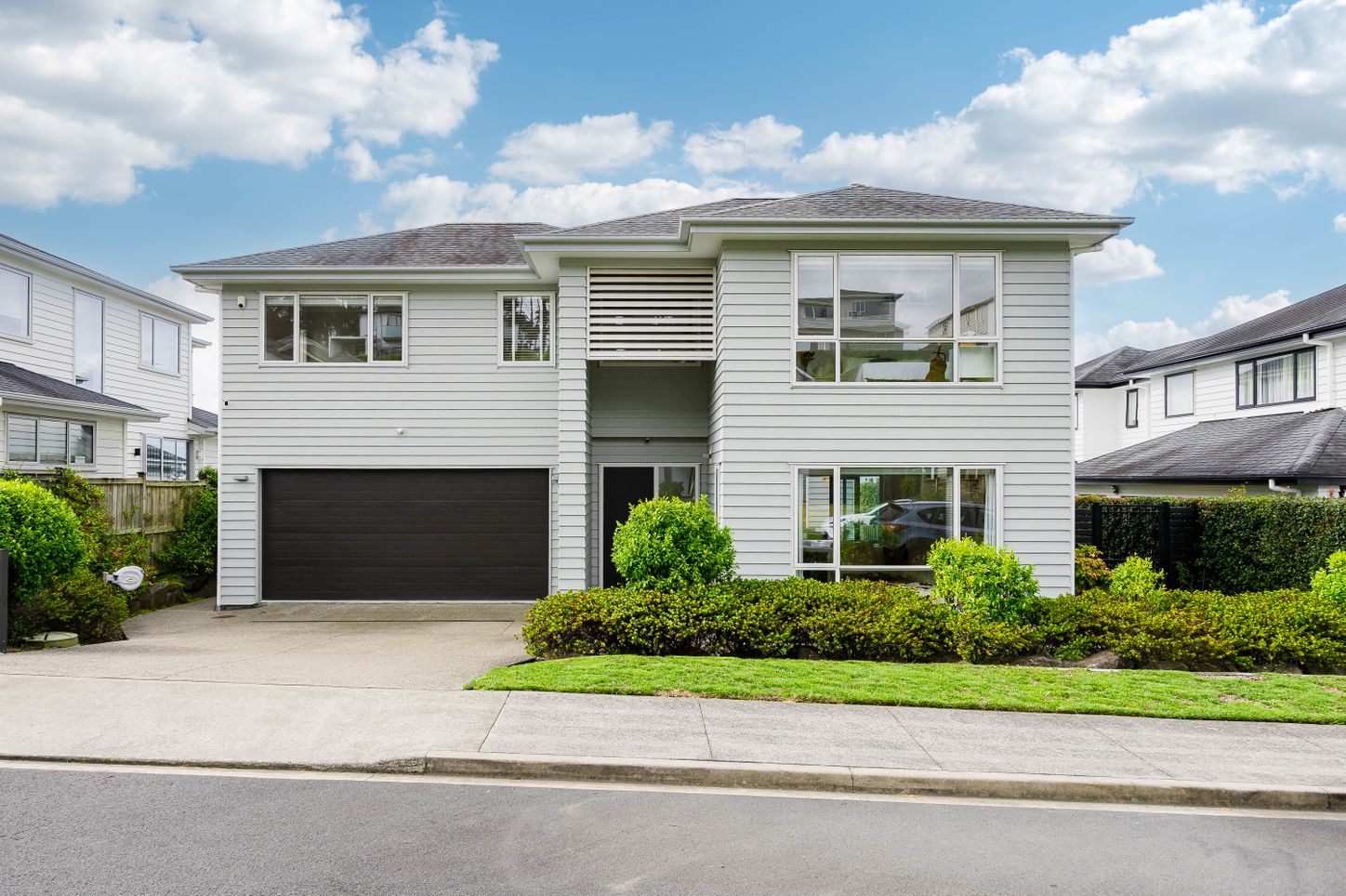 Gareth Hookham Real Estate Facebook ad: Elevated Entertainer: Sunny & Seamlessly Connected