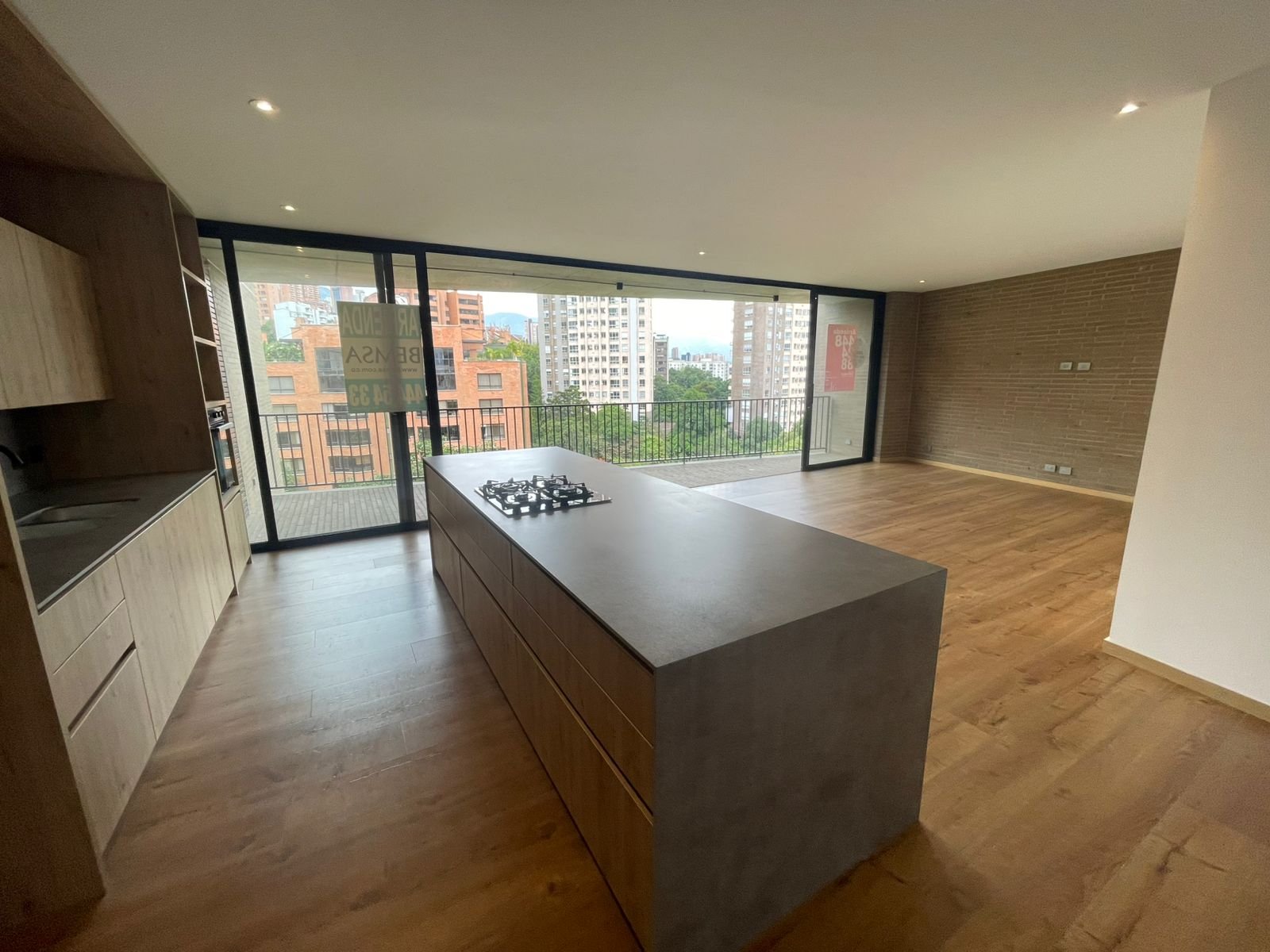 Estacion Inmobiliariaa Facebook ad: 3 habitaciones 3 baños Departamento/condominio
