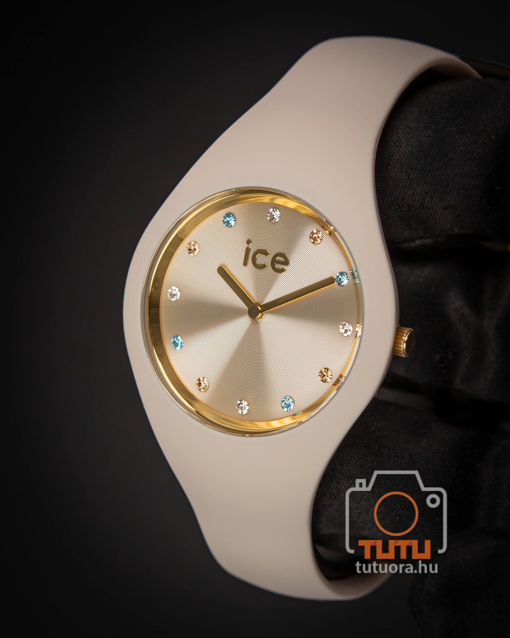 Tutu Óraszalon Facebook ad: Az Ice Watch Cosmos Vanilla karóra a hölgyek…
