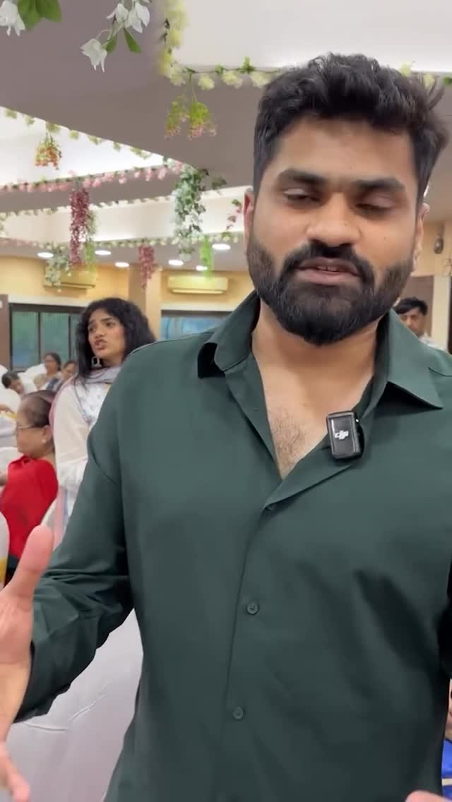 Niconi Facebook ad: Jab aunty log khud mirror mein dekh kar…
