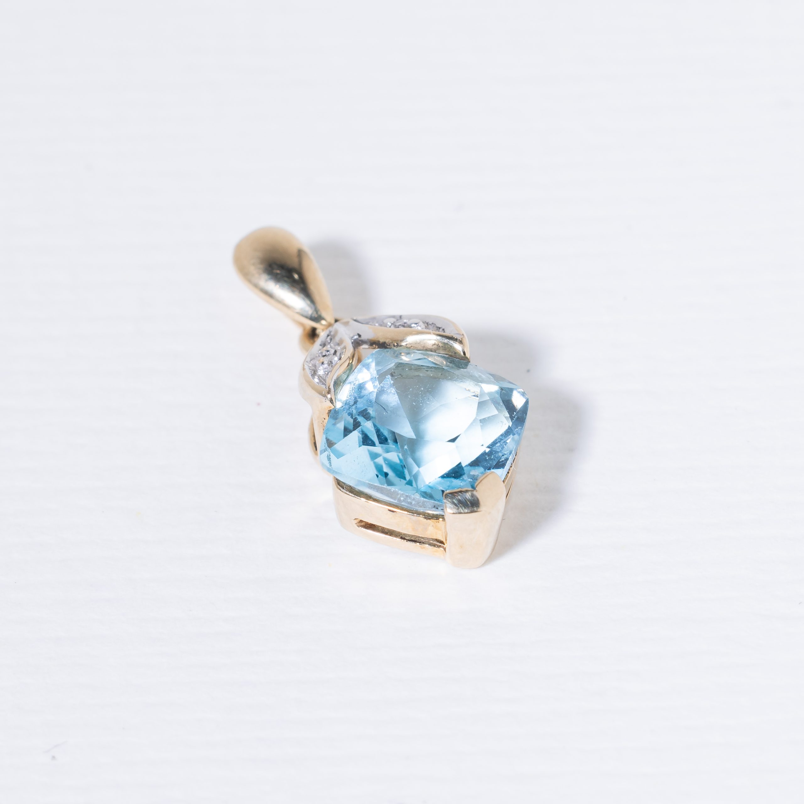 Eleonora Vintage Jewelry Facebook ad
