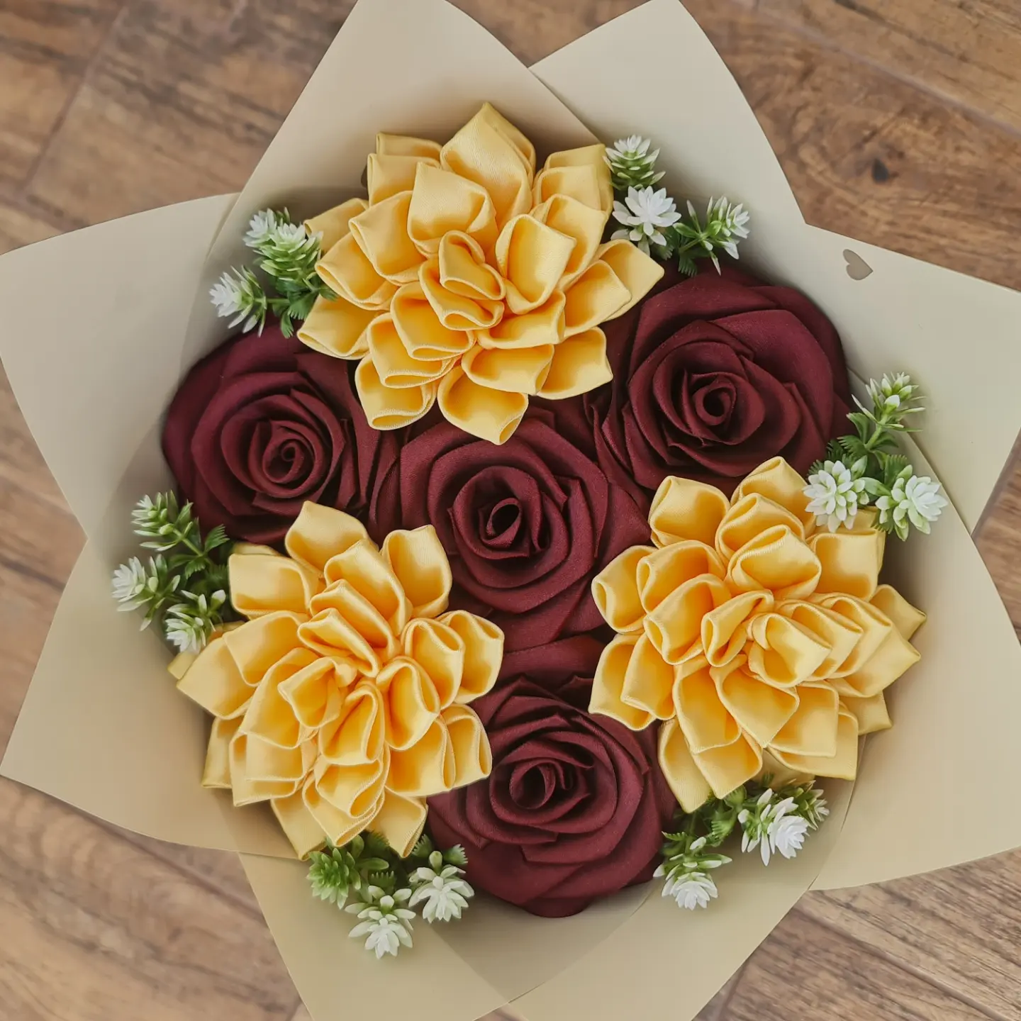 Eternal Flowers - Věčné květiny Facebook ad: Kytička z eshopu upravena barevně na přání.