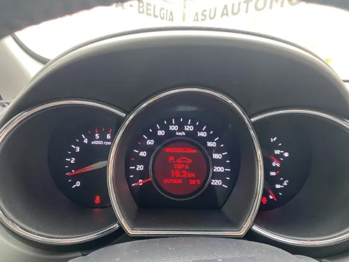 Mogo Romania Facebook ad: Alege-ți mașina preferată de la dealer sau din…