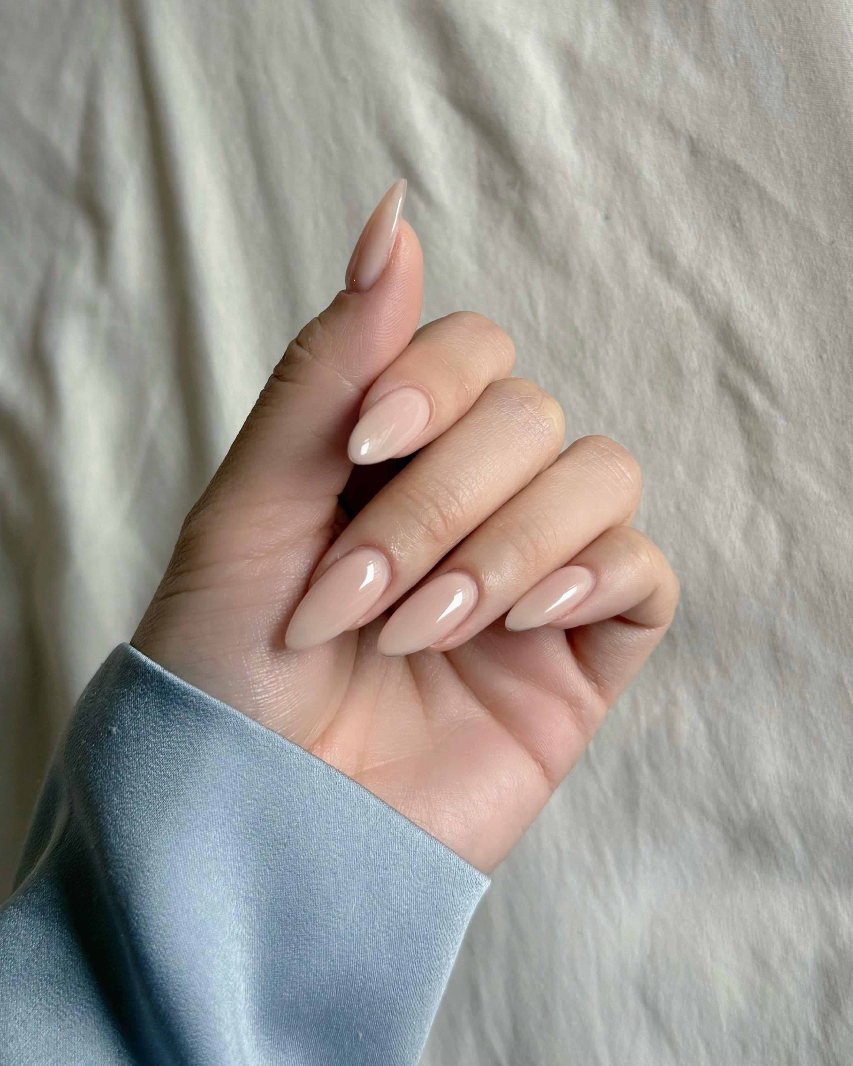 mnnail_lounge Facebook ad: M&NAIL Signature one color & Extensions