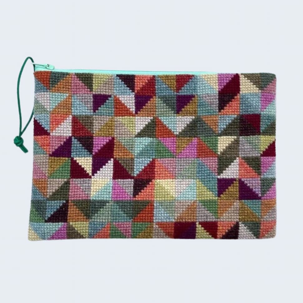 Sommerfuglen Facebook ad: Farverigt broderi fra Baldyre