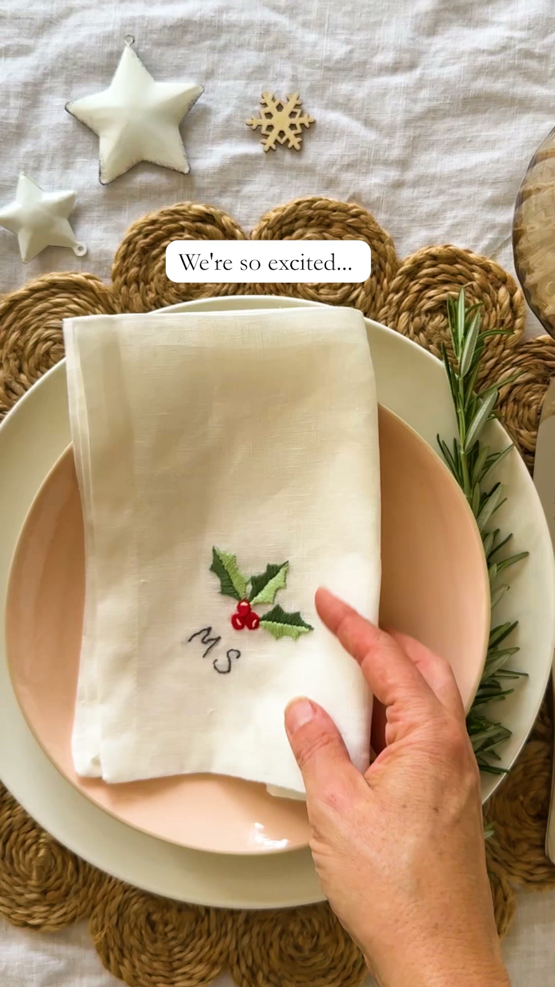 Clever Poppy Facebook ad: Christmas Embroidery Kit for Beginners