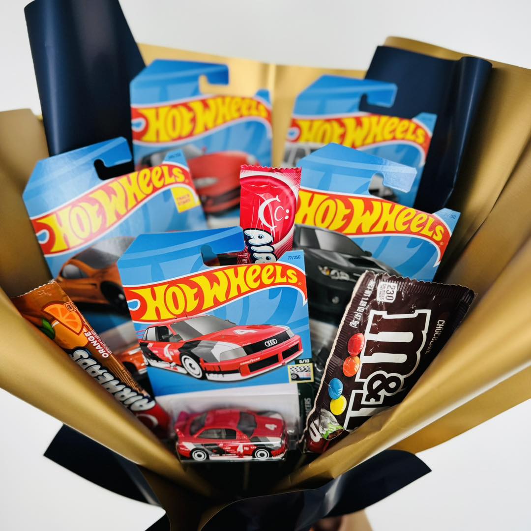 Candy Box Guate Facebook ad: RAMO DE HOTWHEELS