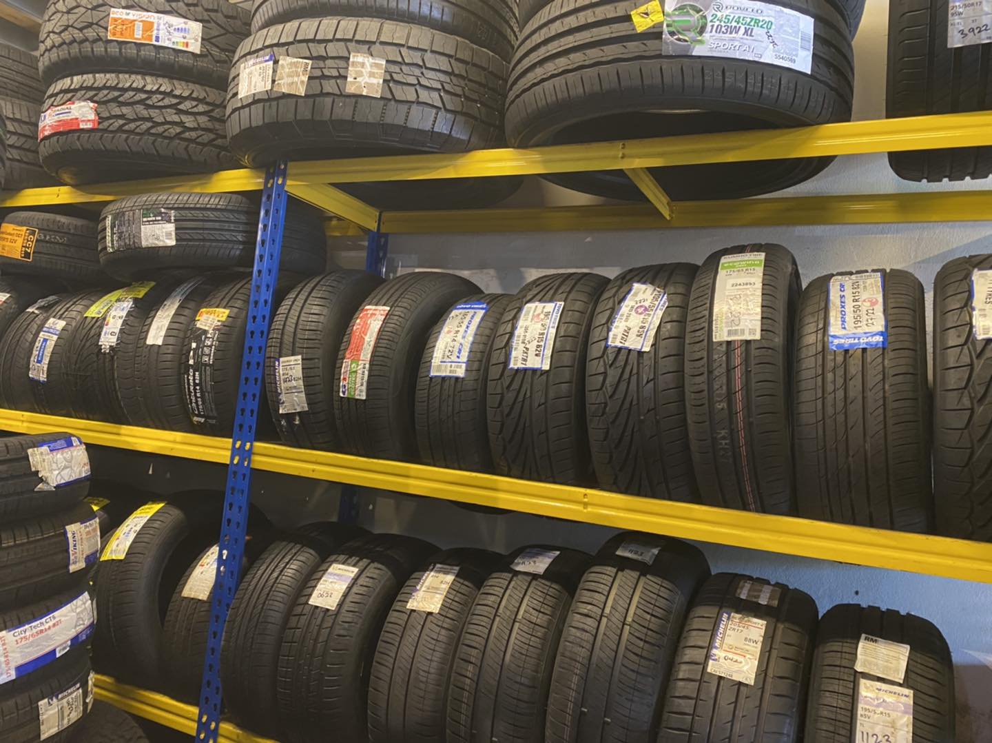 Y.S Tyre Battery Company Facebook ad: ๐ฌ.๐ฆ ๐ง๐ฌ๐ฅ๐ ๐๐๐ง๐ง๐๐ฅ๐ฌ ๐๐ข๐ ๐ฃ๐๐ก๐ฌ