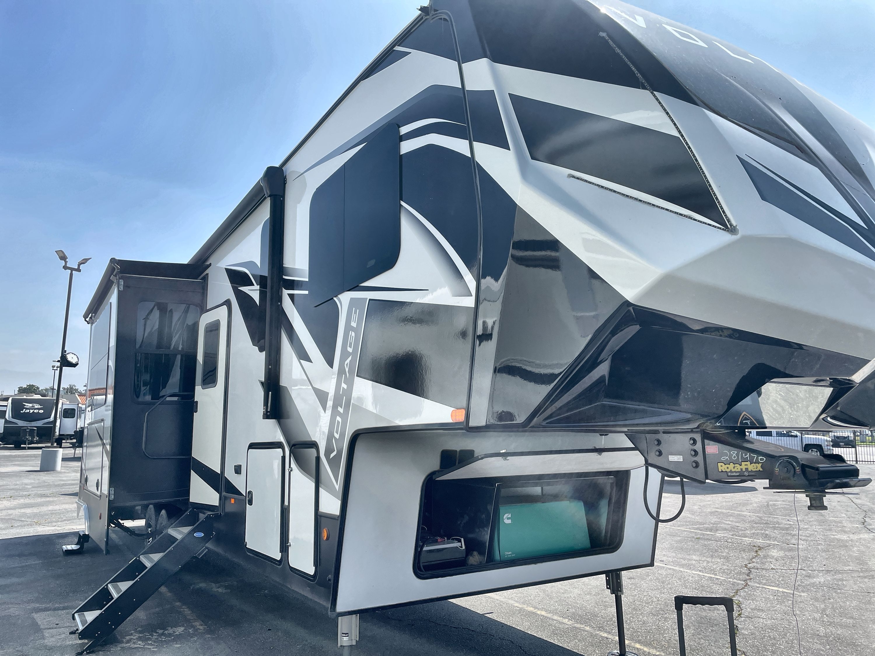 Camping World Facebook ad: ππΆπππΌπΏπΆπ° π½πΏπΆπ°π² πΏπ²π±ππ°ππΆπΌπ»π πΌπ»β¦