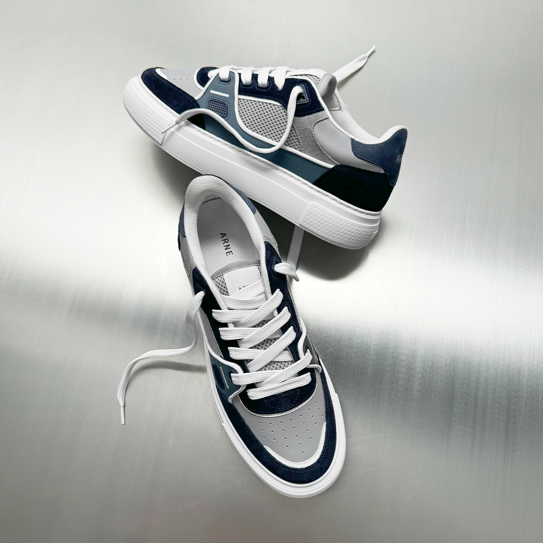 Arne Facebook ad: Shop the Atlas Trainer.