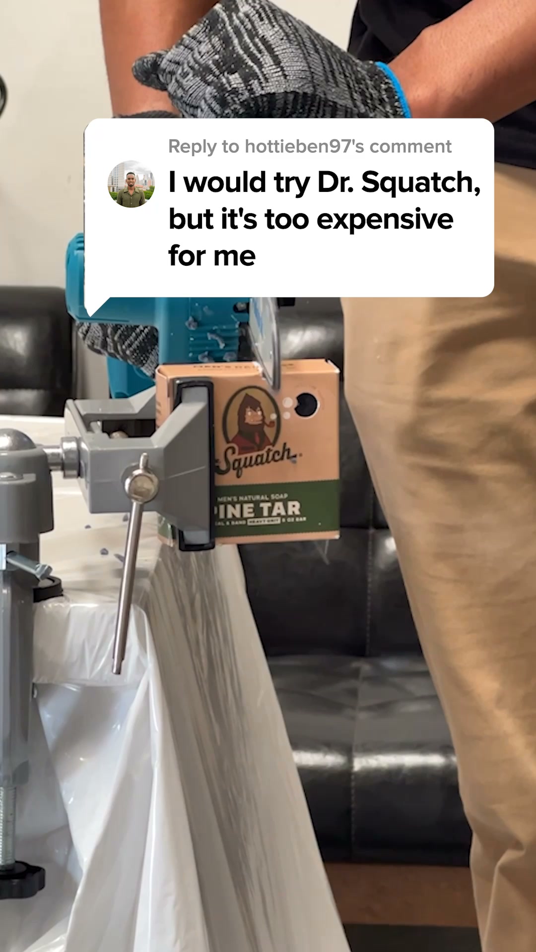 Dr. Squatch Facebook ad: Save up to 49% + 4 FREE Gifts!