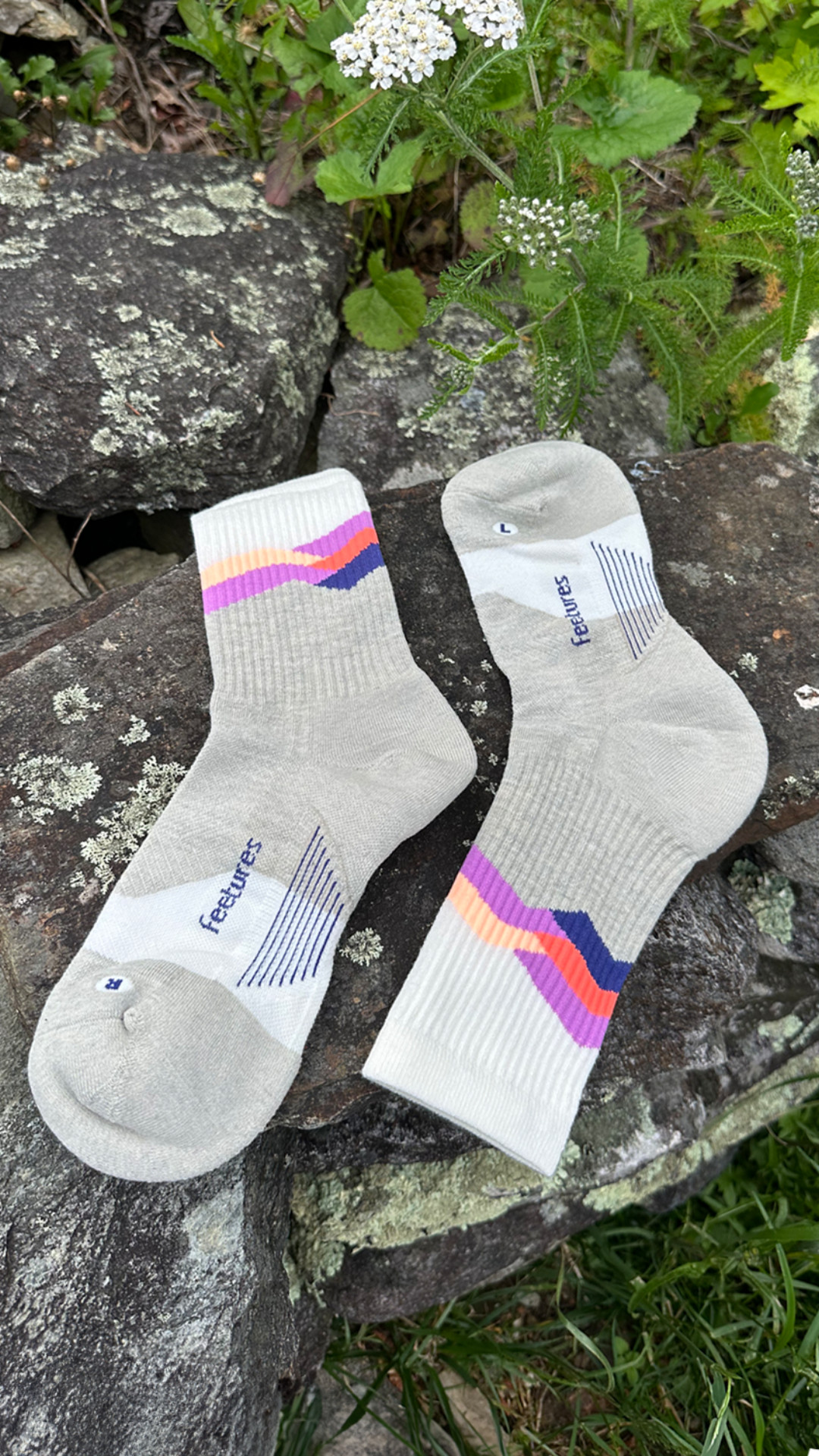 Feetures Facebook ad