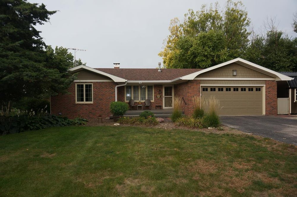 Troy D Anderson Facebook ad: 2236 Lakewood Trail, Fort Dodge, IA 50501 - MLS# 26461…