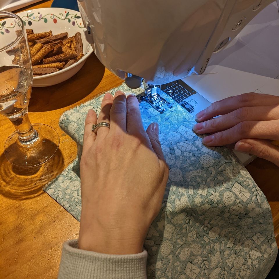 Make It Fab Facebook ad: Belfast based fun and creative sewing classes from…