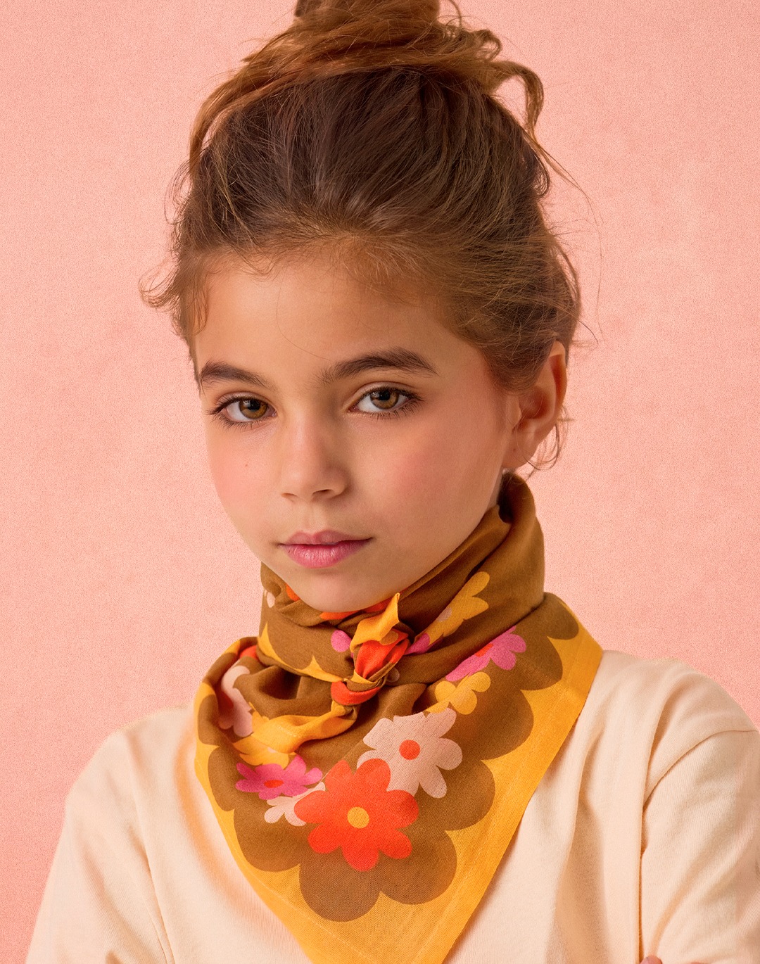 Apaches Collections Facebook ad: J-3 MOM IS WOW