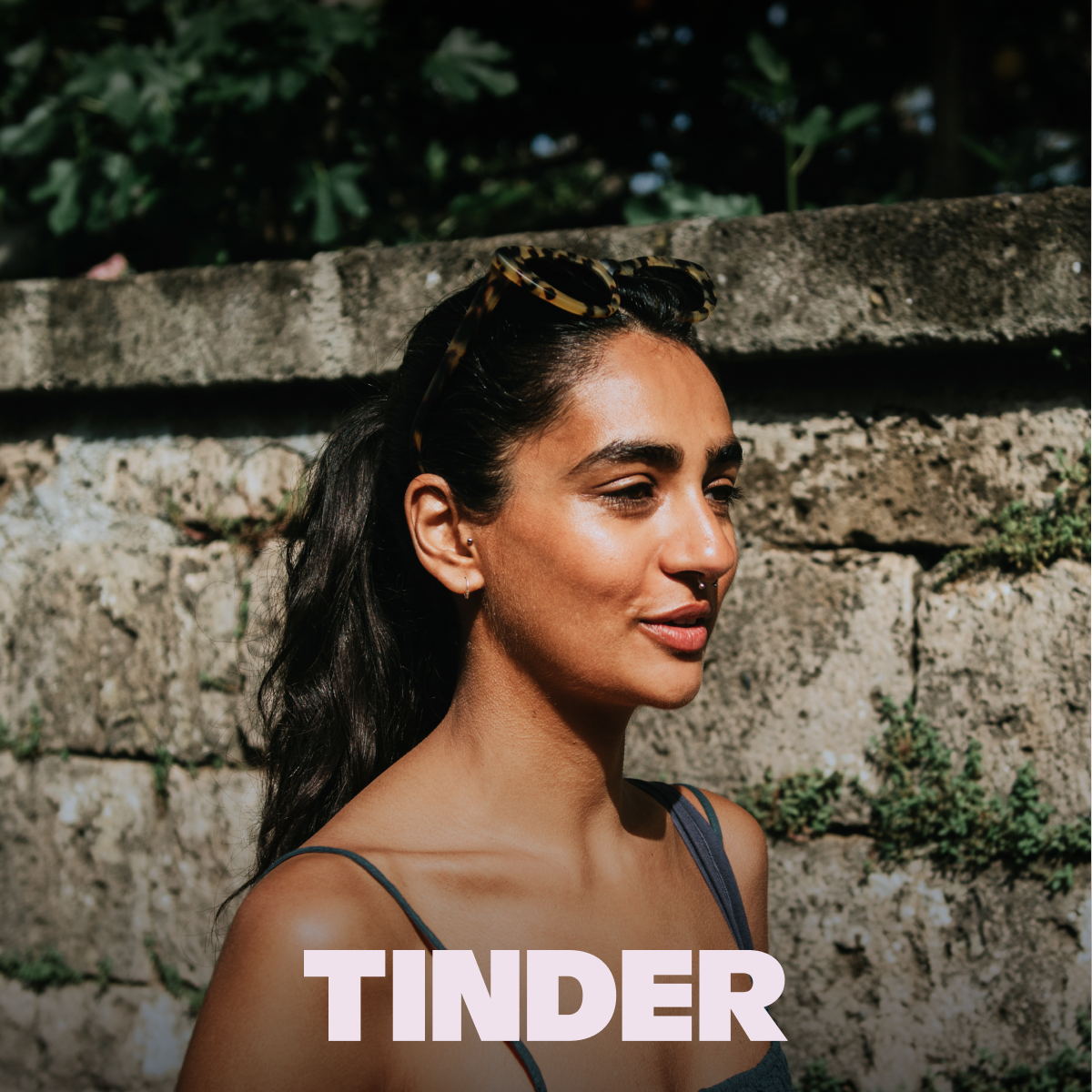 Tinder Facebook ad