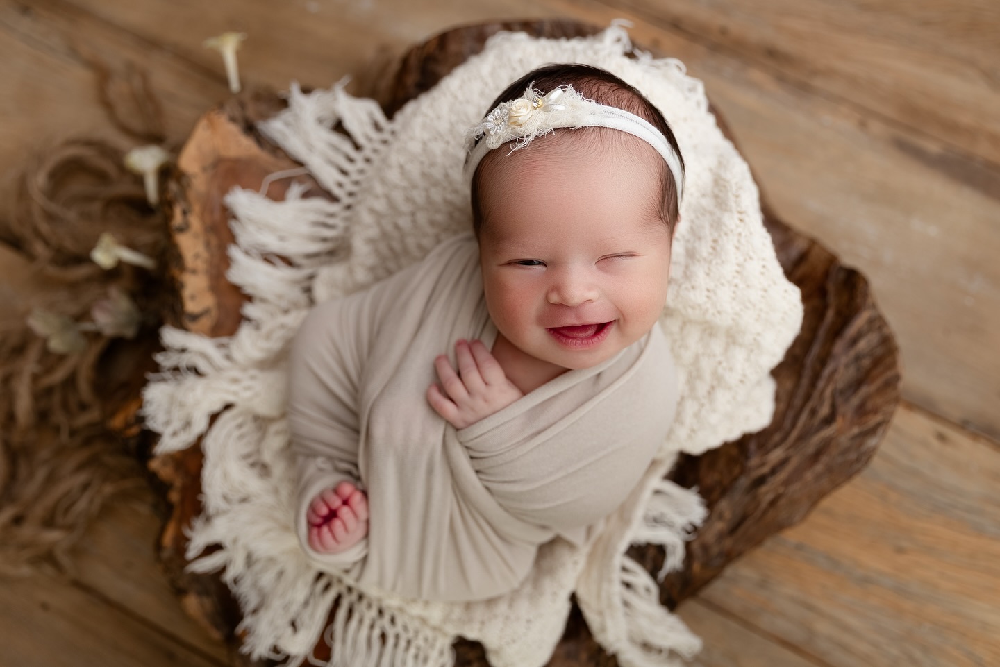 Sabrina Viana photography Facebook ad: Newborn Photography