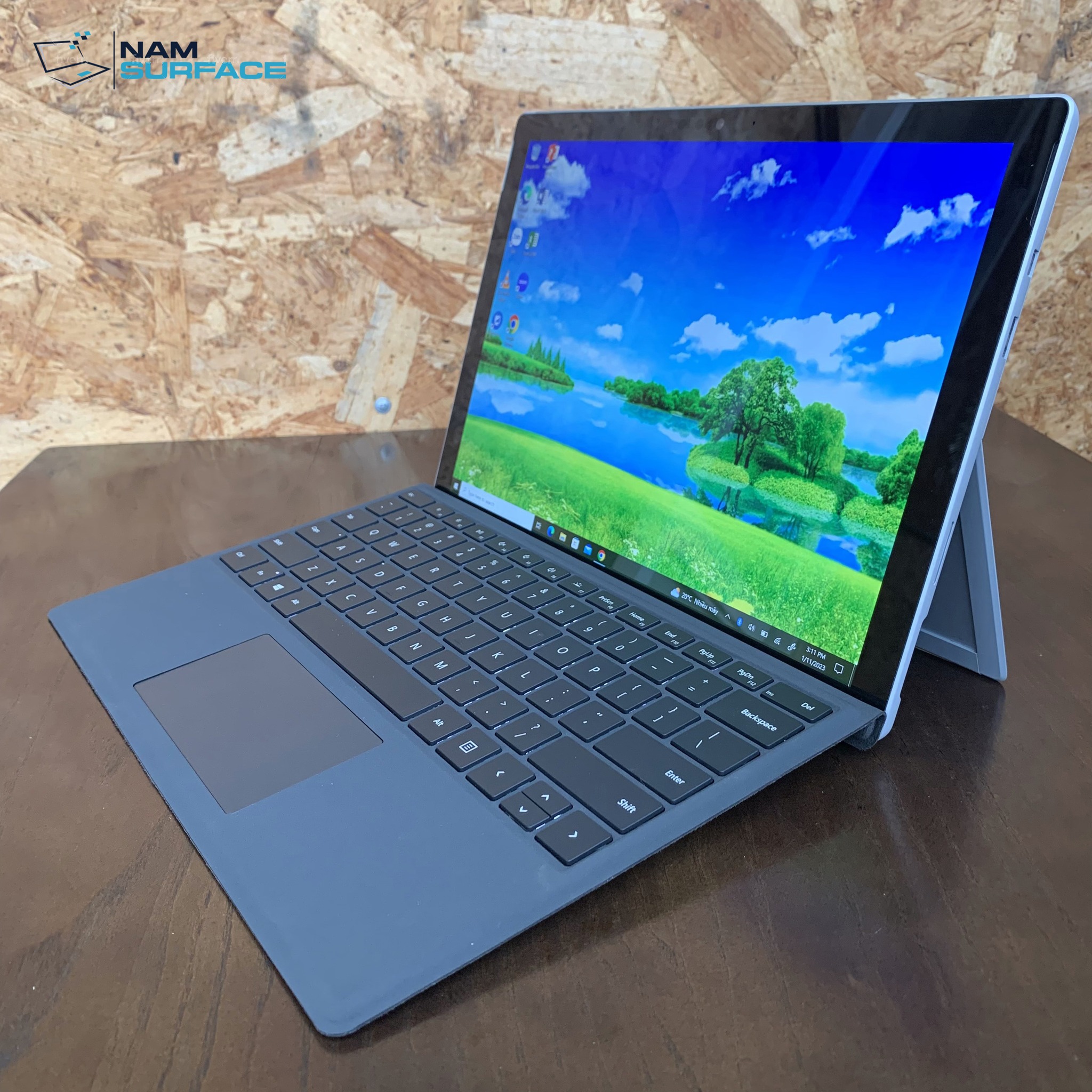 Nam Surface Facebook ad: BẢO HÀNH 6 THÁNG LỖI 1 ĐỔI 1