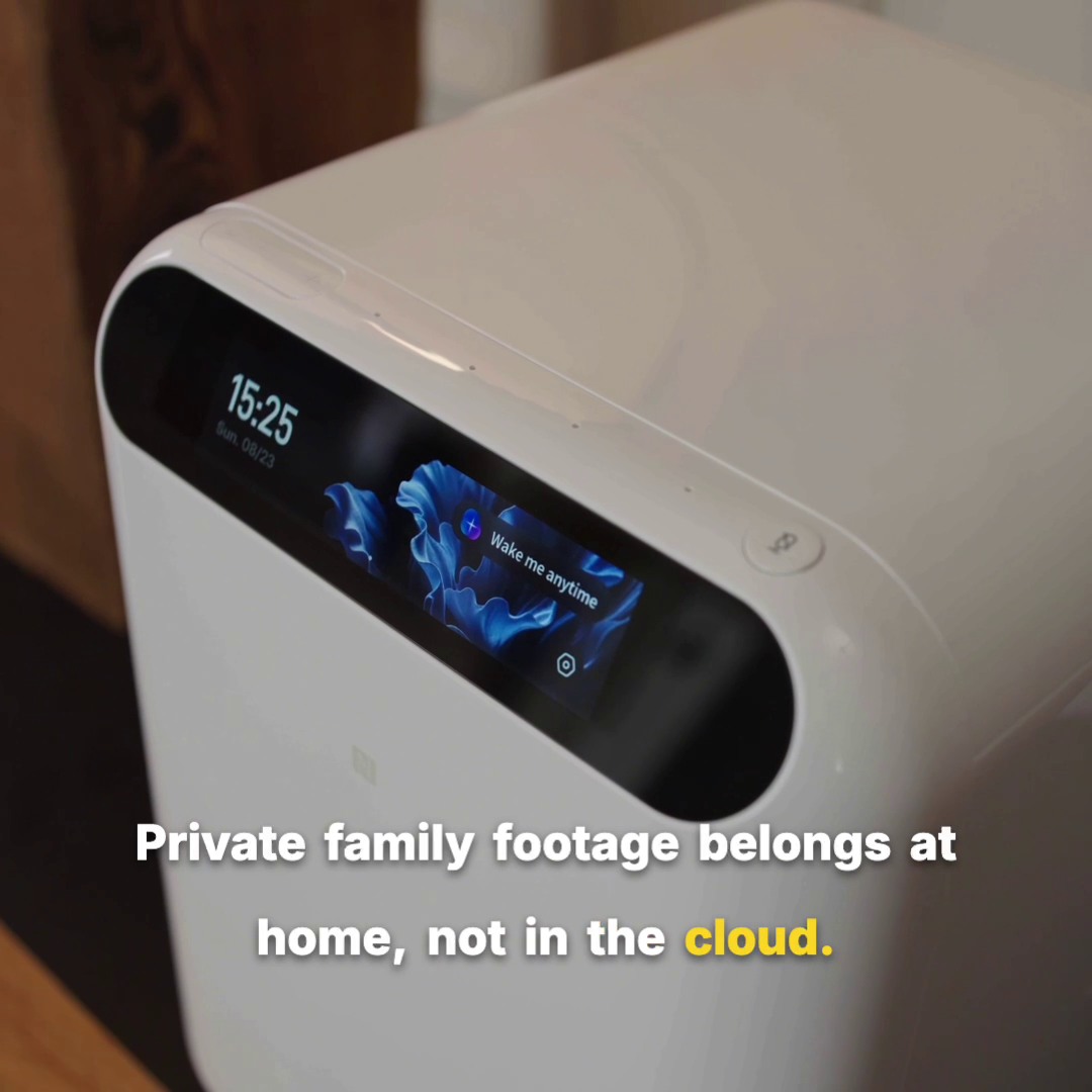 Ugreen_de Facebook ad: Own Your Data. Command Your Home.