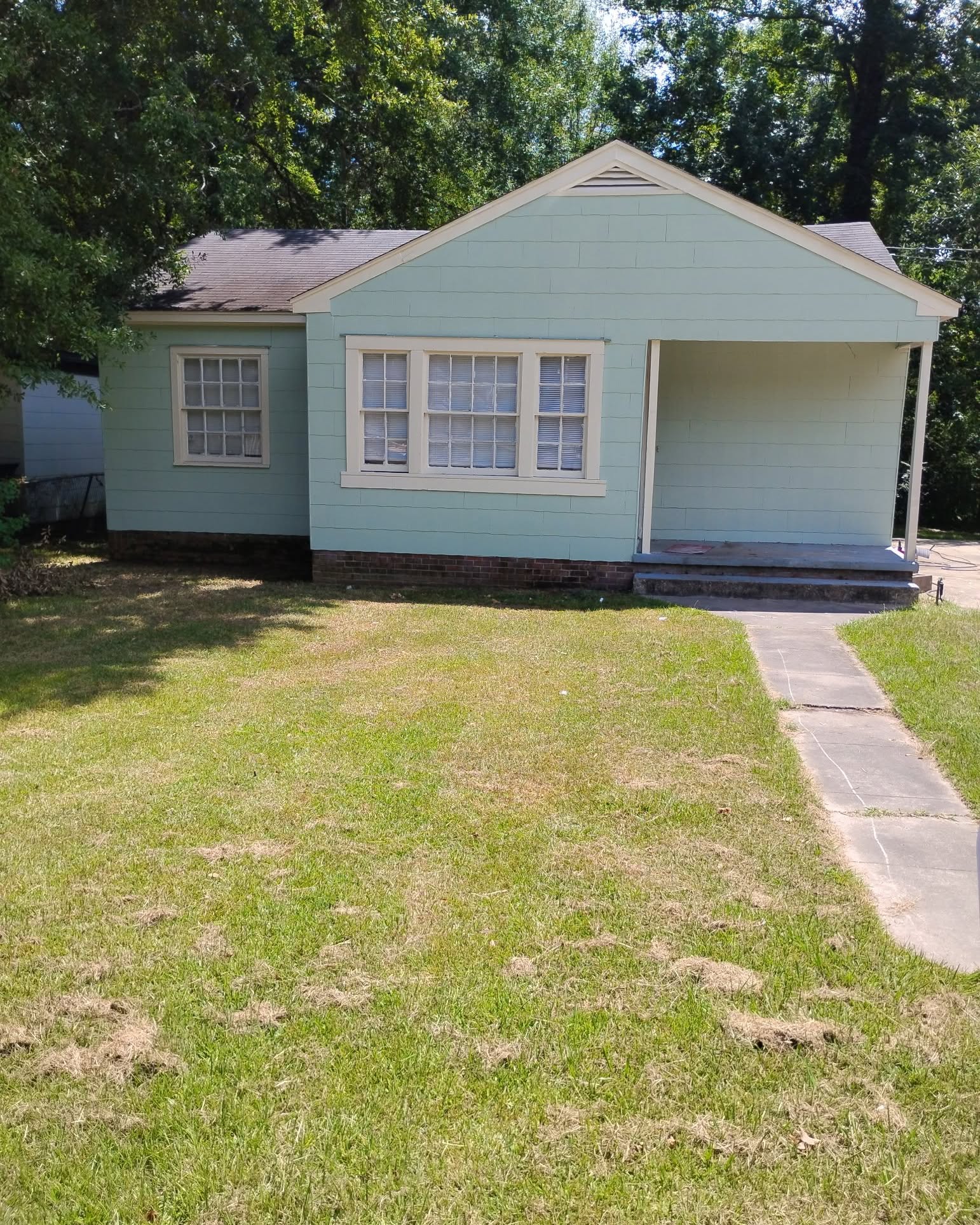 Gavin Wells Facebook ad: 2 Beds 1 Bath House