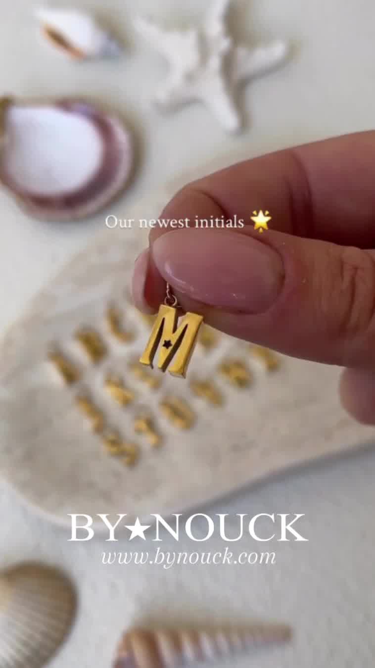 ByNouck Facebook ad: Wear your story