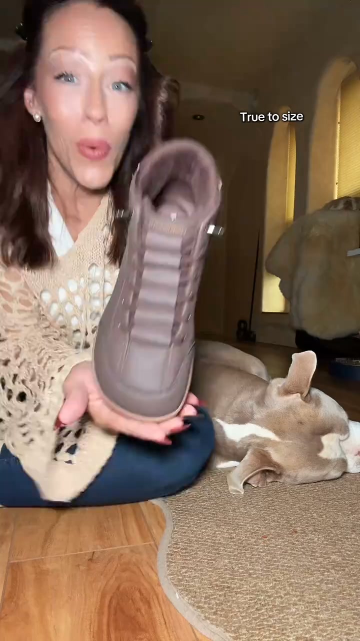 Hobibear.com Facebook ad: Winter Barefoot Shoes Up to 40% Off