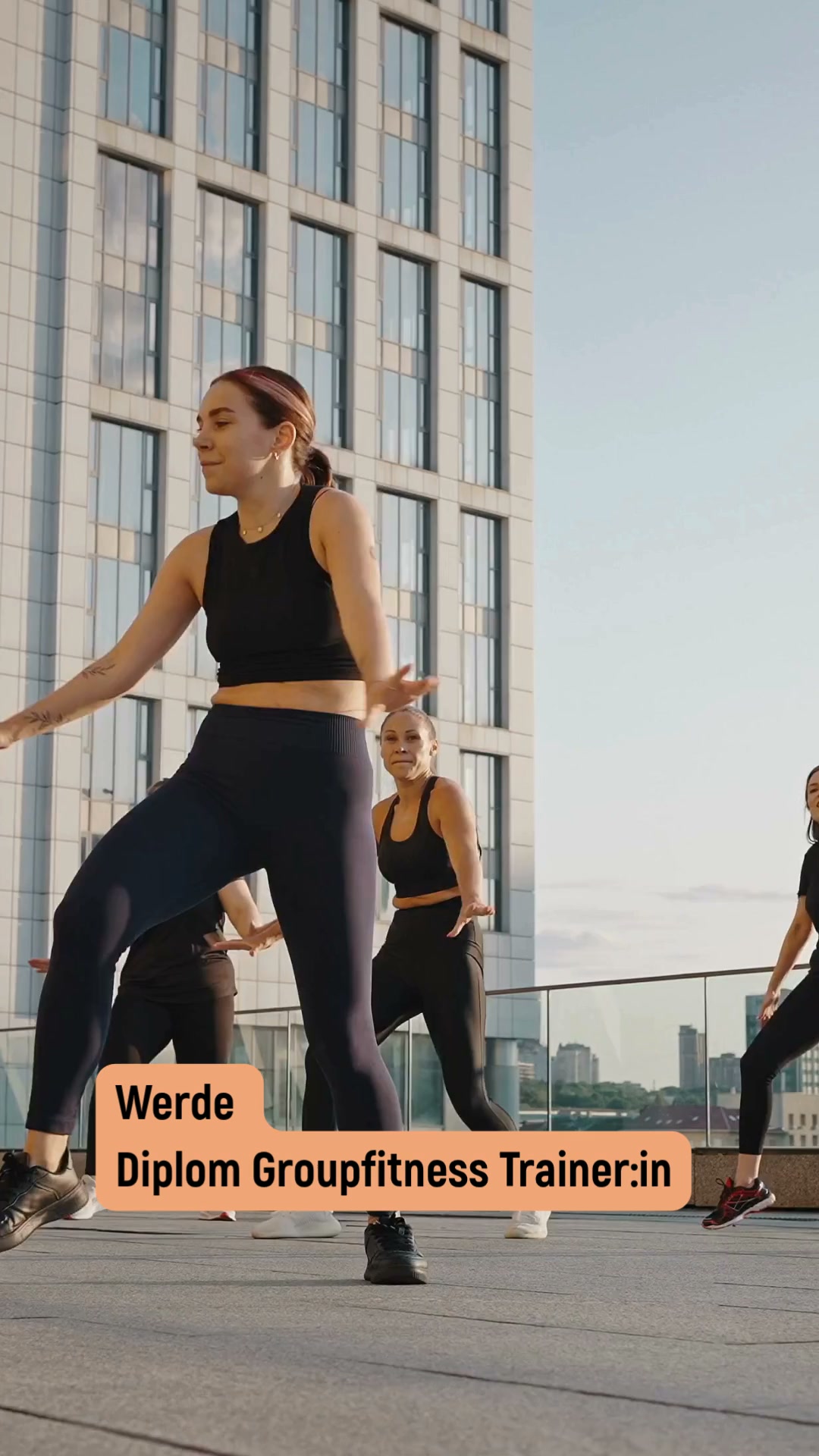 PFA - PERSONAL FITNESS ACADEMY Facebook ad: Du liebst Fitness und steckst andere mit deiner Energie an?