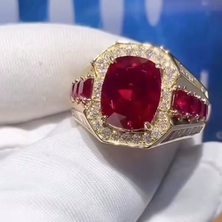 TomJewel Facebook ad: The perfect ring for every moment.