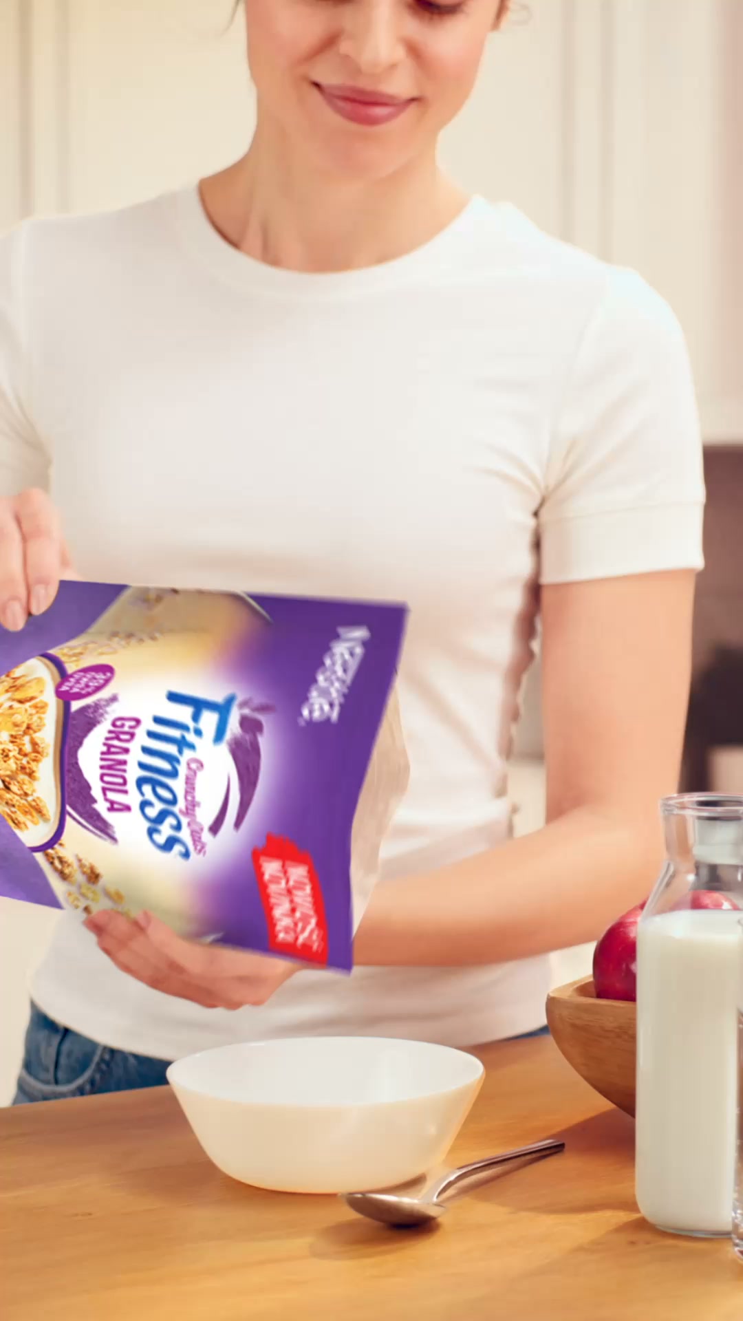 Nestlé Fitness Facebook ad: Nestlé FITNESS Granola, daj się skusić