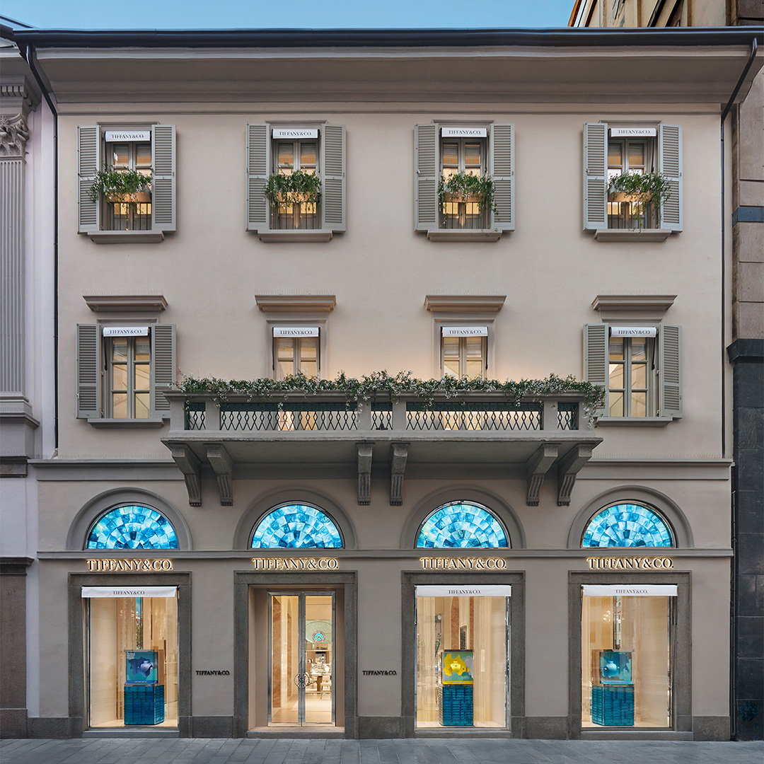 Tiffany & Co. Facebook ad: Discover our Milan boutiques.