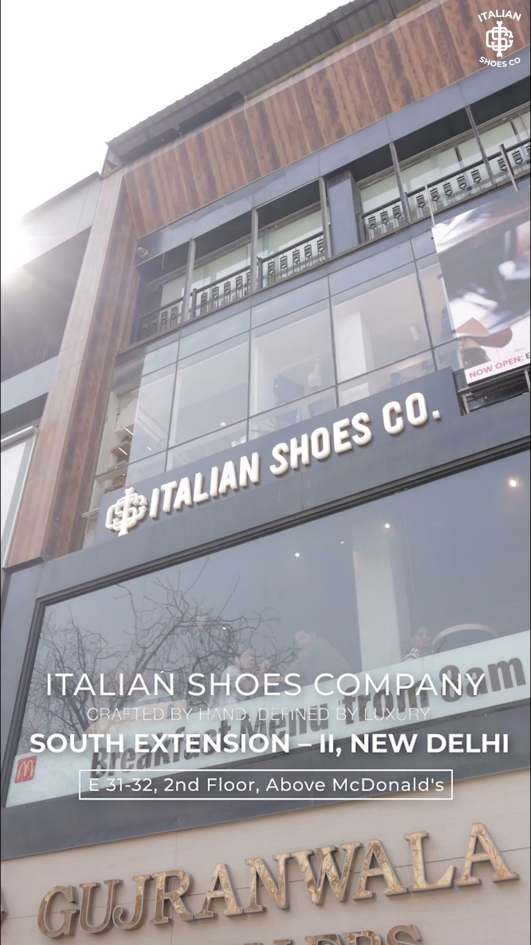 Italian Shoes Company Facebook ad: DELHI, STEP INTO LUXURY!