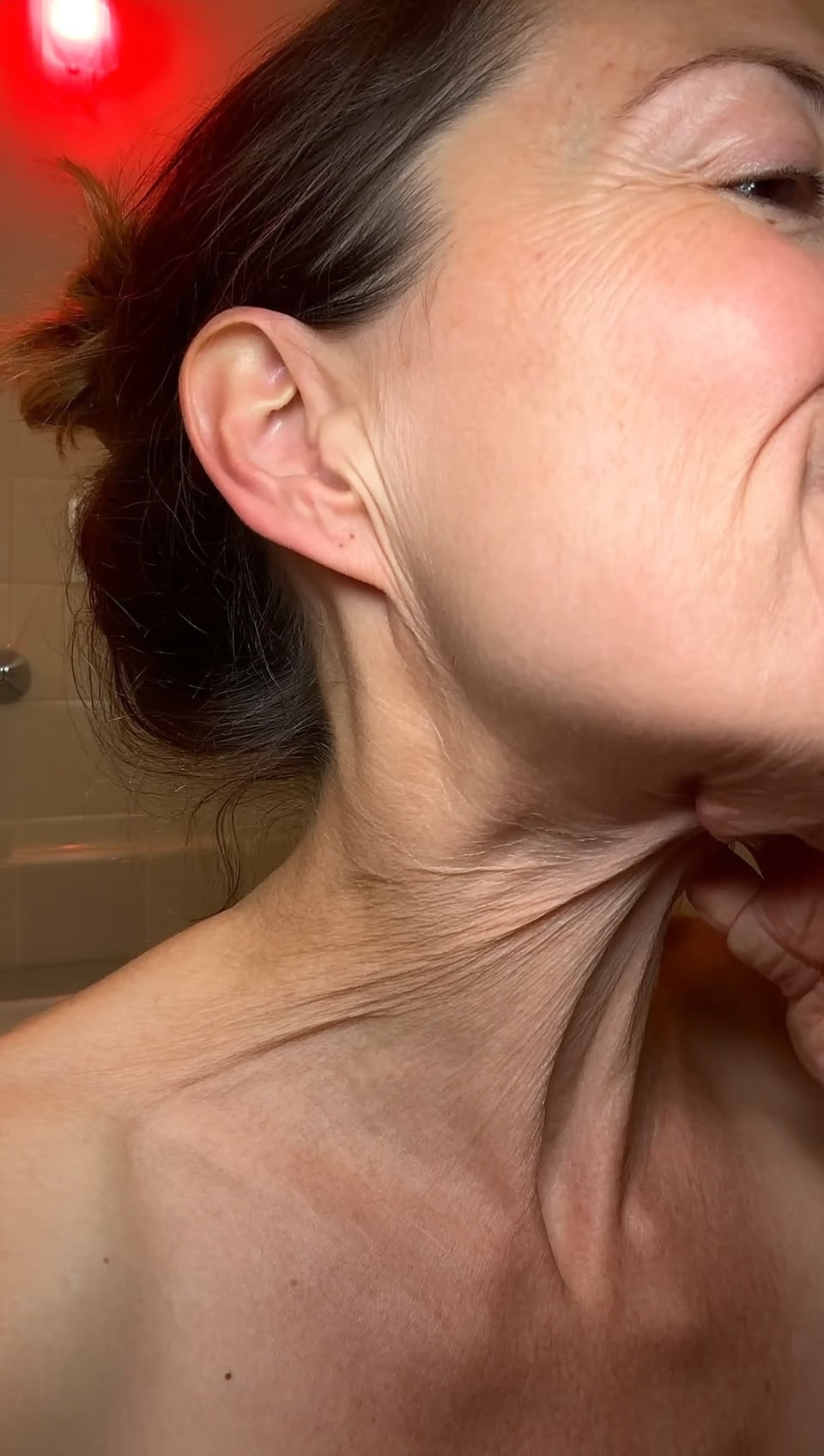 Menopause Insider Facebook ad: Read This If Your Jaw and Neck Collapsed After 40