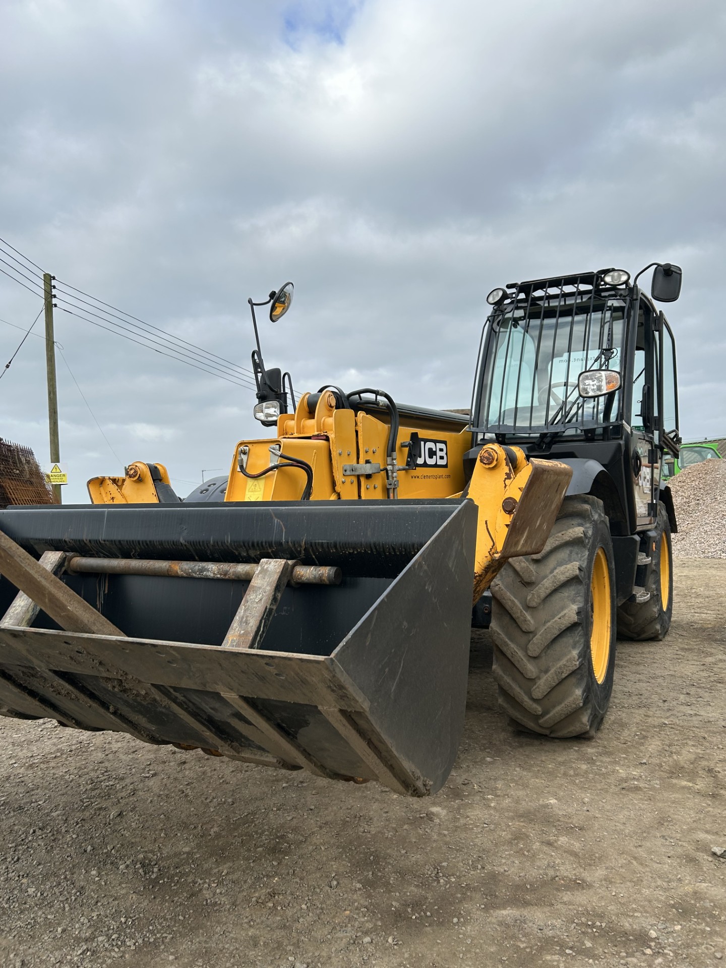 J Russell Digger Hire LTD Facebook ad: J Russell Digger Hire & Groundworks