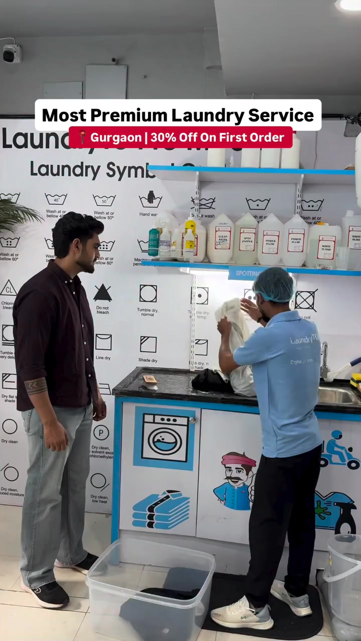 LaundrytoGurgaon Facebook ad: Chat with us