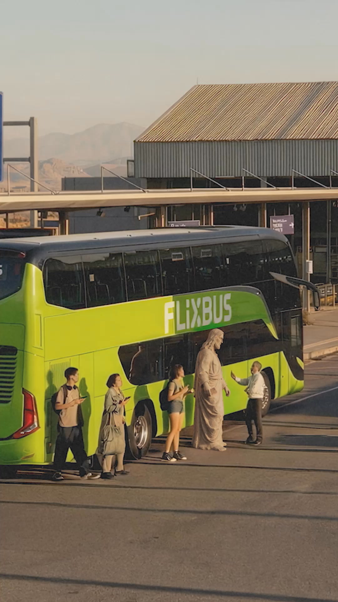 FlixBus Facebook ad: Viaja más. Gasta menos.