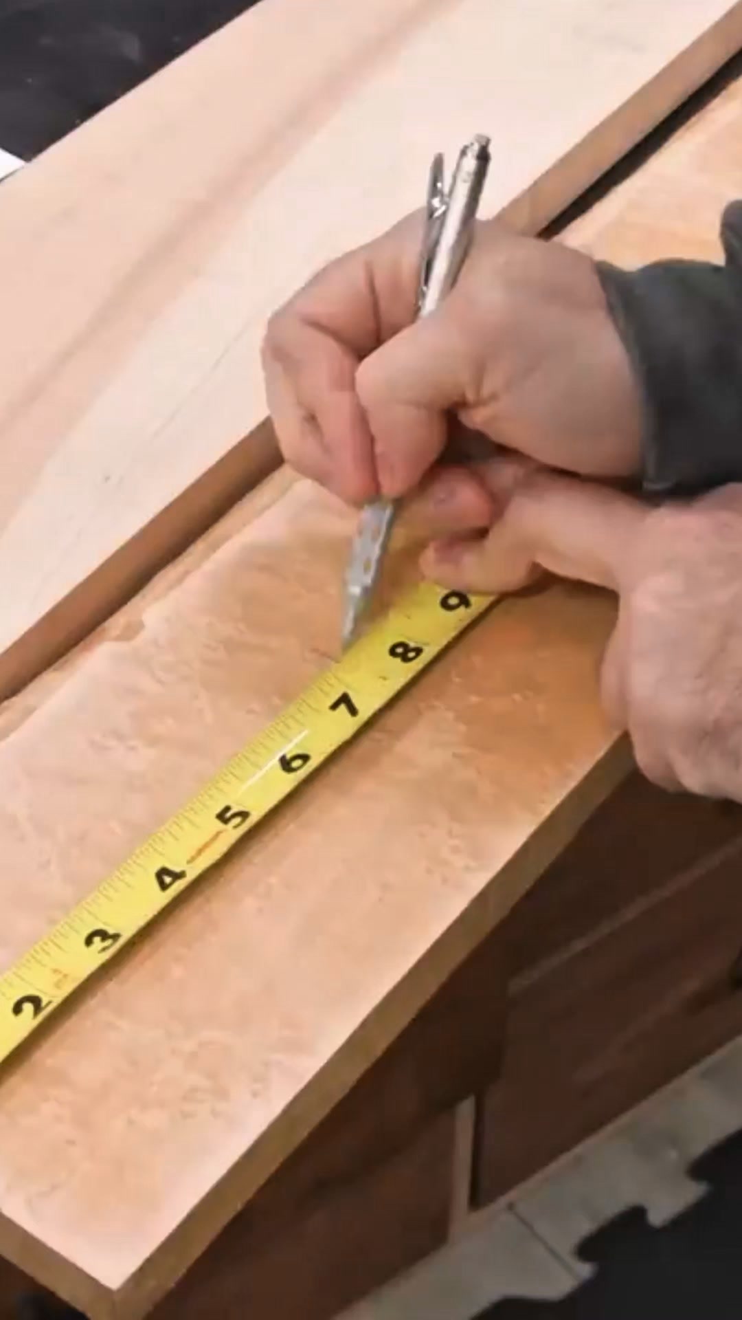 Master Crafts DIY Facebook ad: 100+ plans. Every measurement.