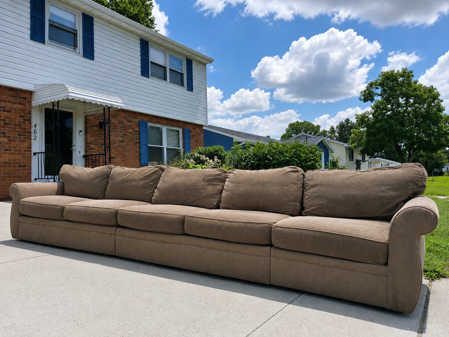 Hernan Rosas Facebook ad: Huge Oversized Broyhill 5 Seat Corduroy Sofa Ready For…