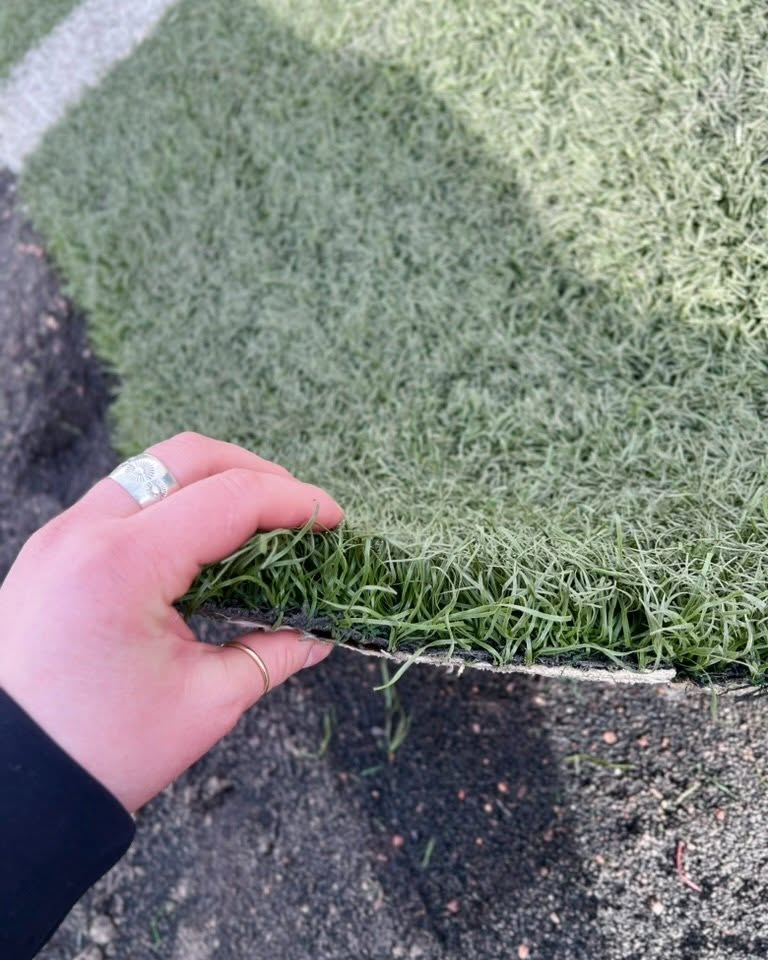 Sarah Craig Miller Facebook ad: Used Turf, Perfect for Dogs, Playgrounds & Yards!