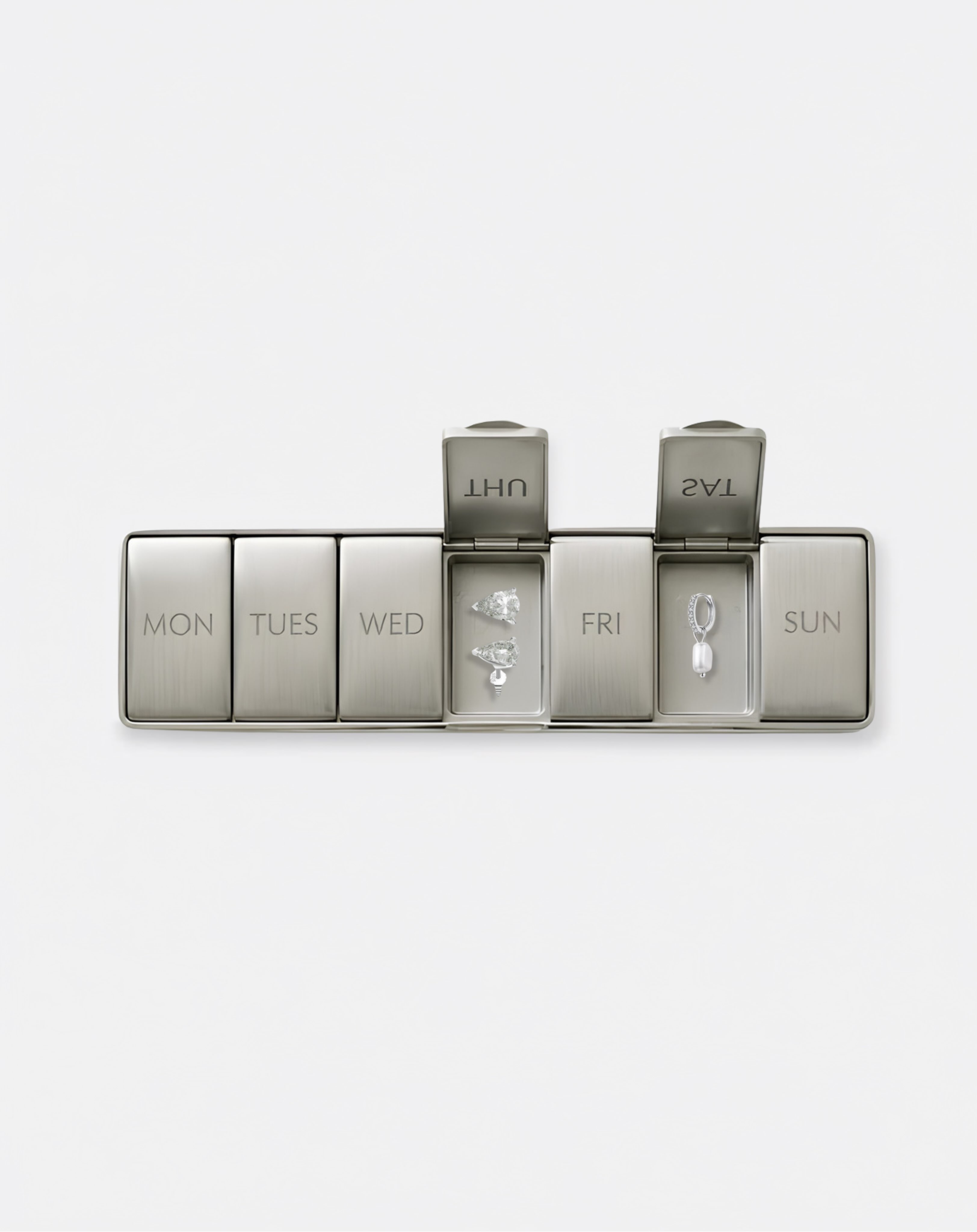 Minimalist Lab Facebook ad: A few little essentials can make everyday life…