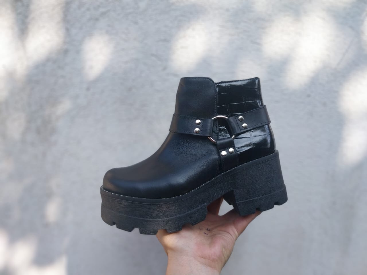 Calzados Fiorenti Facebook ad: Te gustan los zapatos de cuero?