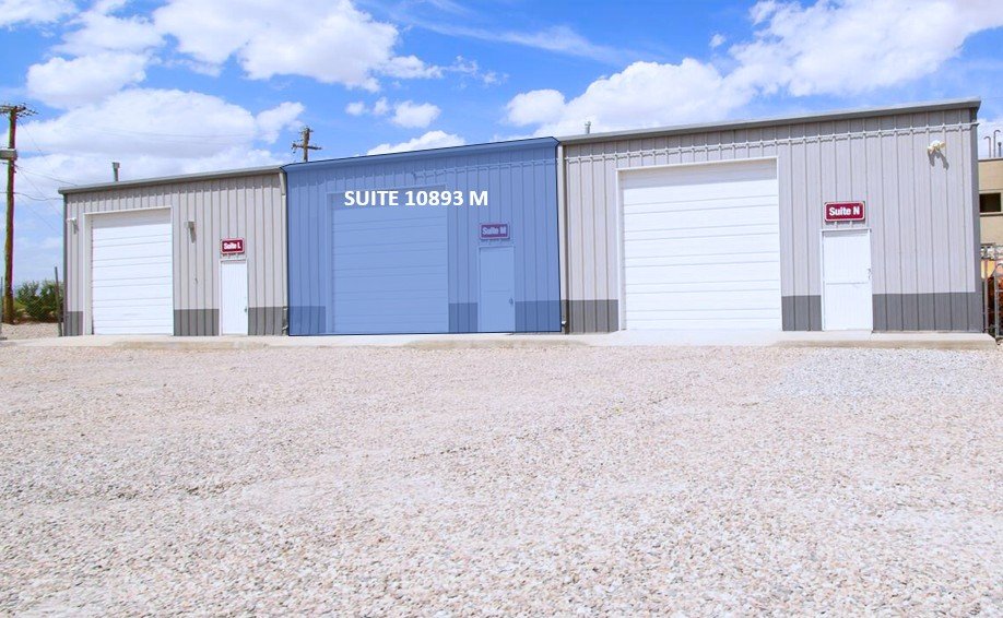 Kiely Kreitzberg Facebook ad: Spacious Warehouse - Roll Up Door - High Ceilings