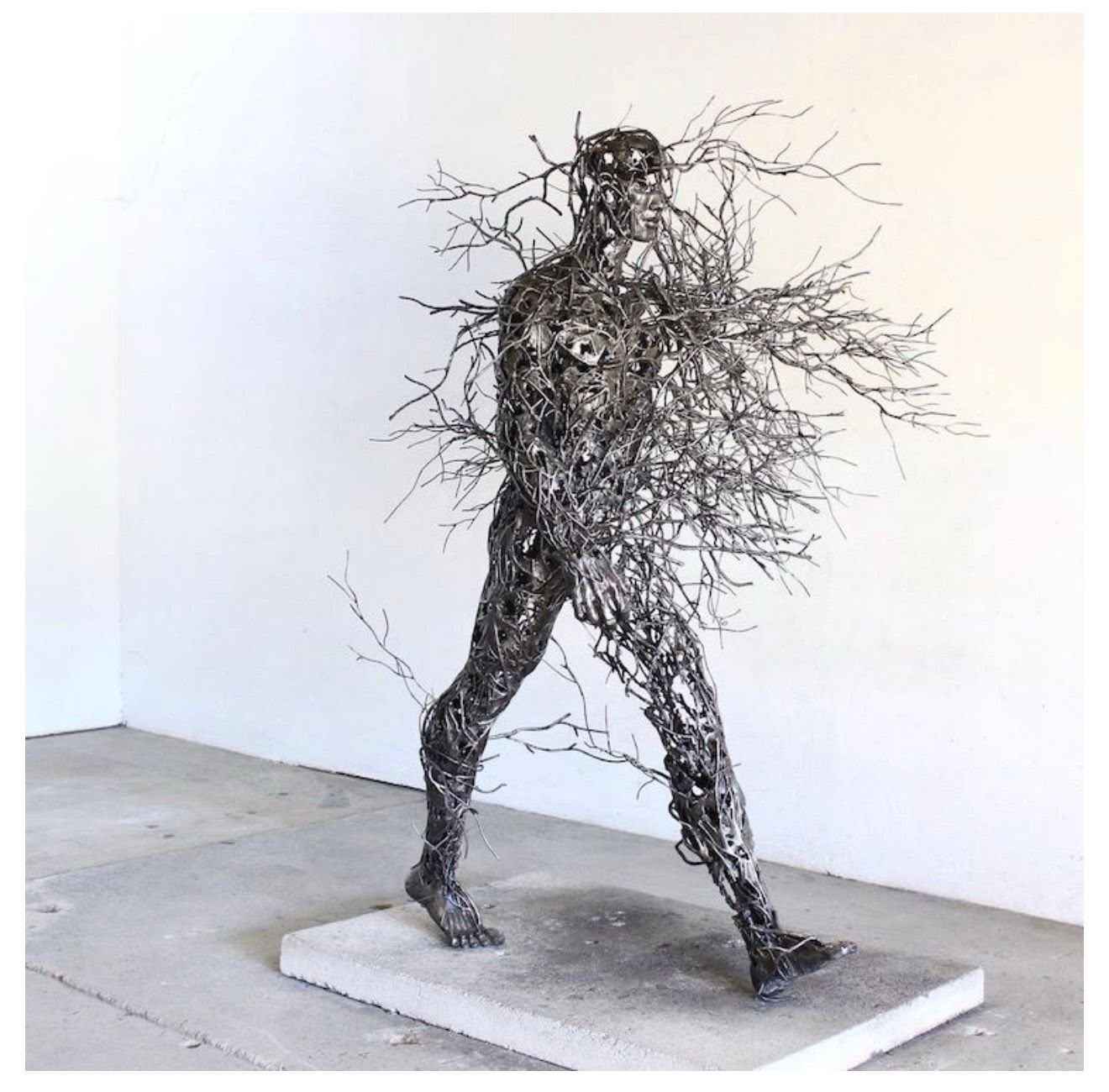 Roy Rwanga Facebook ad: Metal art sculptures for sale any design press your order…